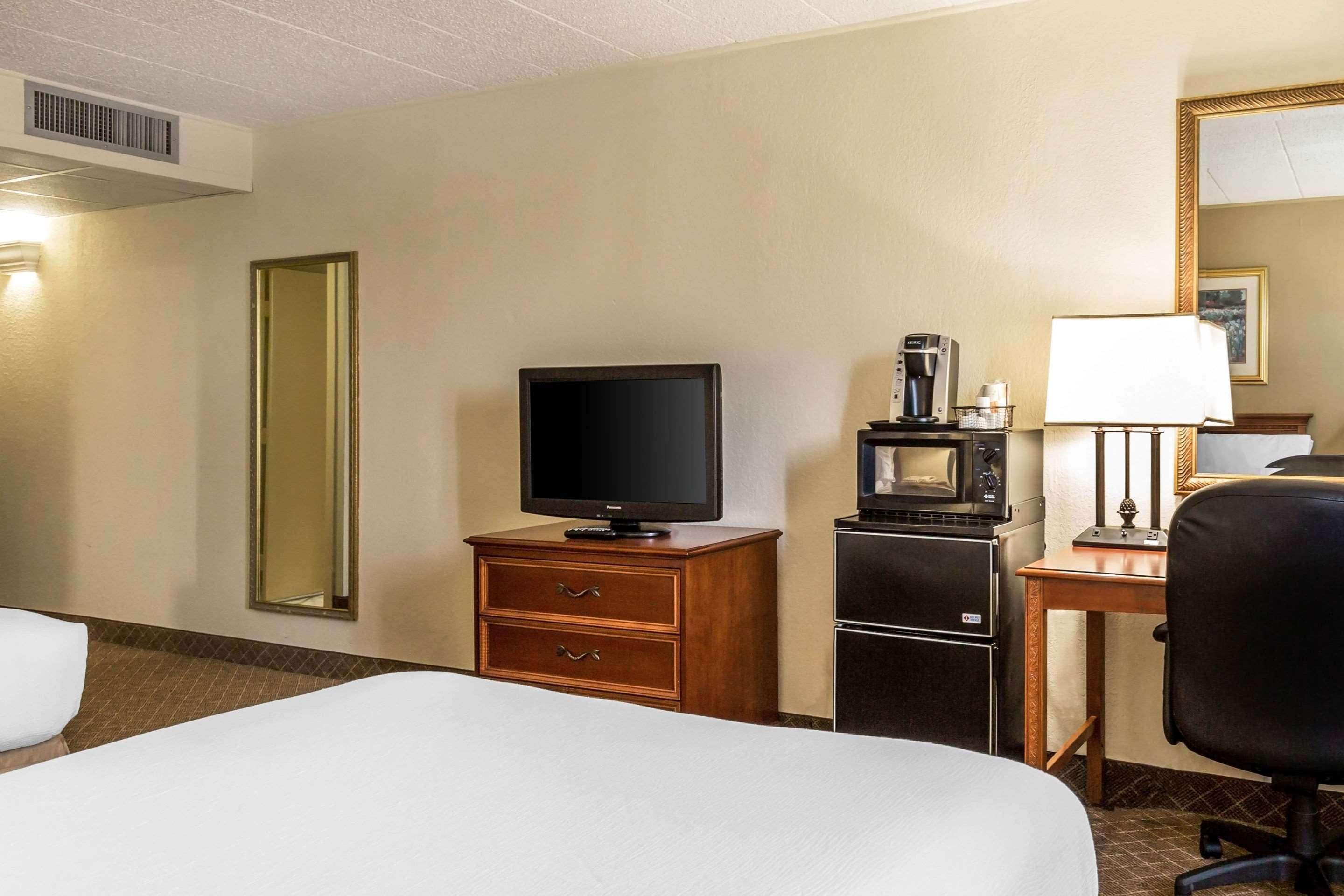 Clarion Inn Frederick Event Center מראה חיצוני תמונה